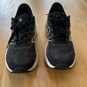 New Balance fresh foam black sneakers size 2.5 worn for a week.